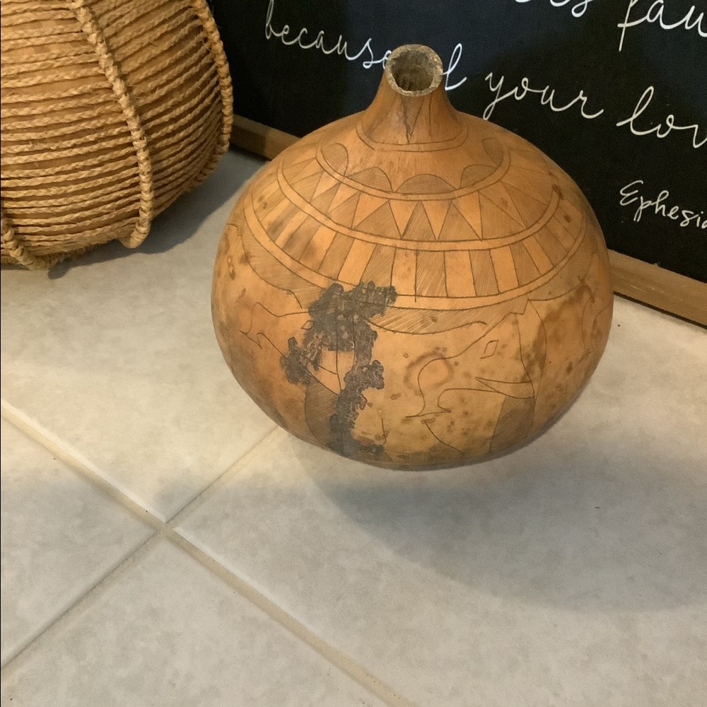 SOLD.  Vintage African Carved Calbash Gourd Water Vessel - Picture 3 of 4